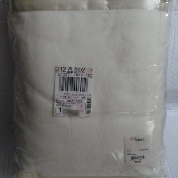 Ever Soft Blanket Vintage Twin Beige with light gold satin trim 66" x 90" - Picture 7 of 10